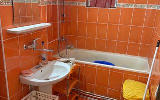 Vand Apartament 2 Camere - Poză 2