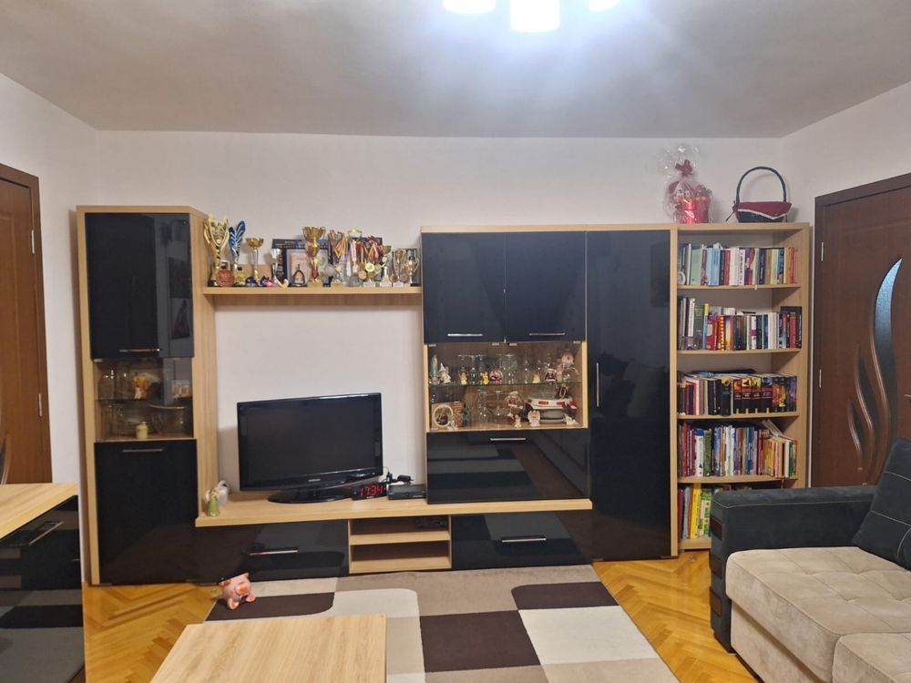 BRASADAS vinde ap 2 cam etaj 4/4 în Micro 16. - Poză 1