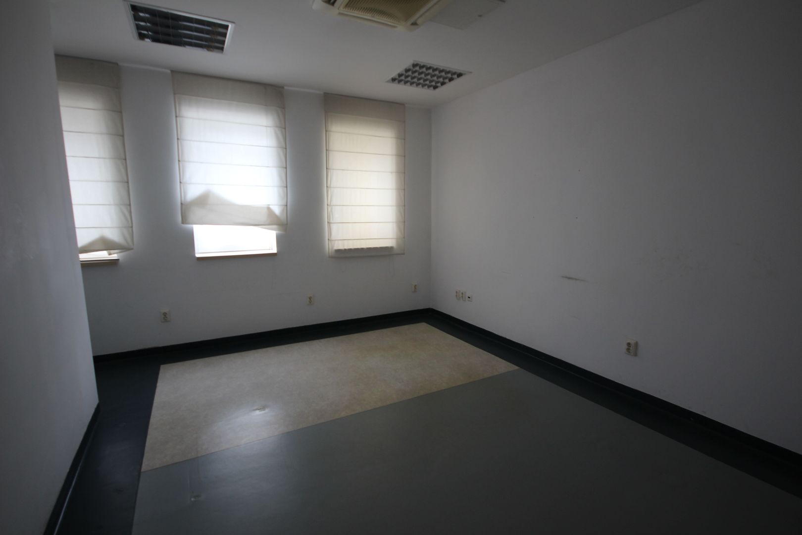 Cladire de birouri, SAD, parcare proprie, clinica medicala - Poză 16