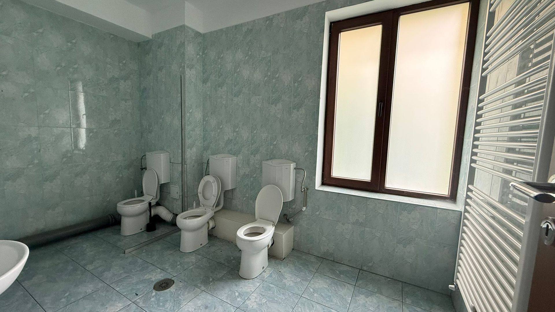 DE ÎNCHIRIAT VILĂ CĂMIN DE BĂTRÂN I AFTERSCHOOL I GARAJ+CURTE I ZONA CENTRALĂ - Poză 11