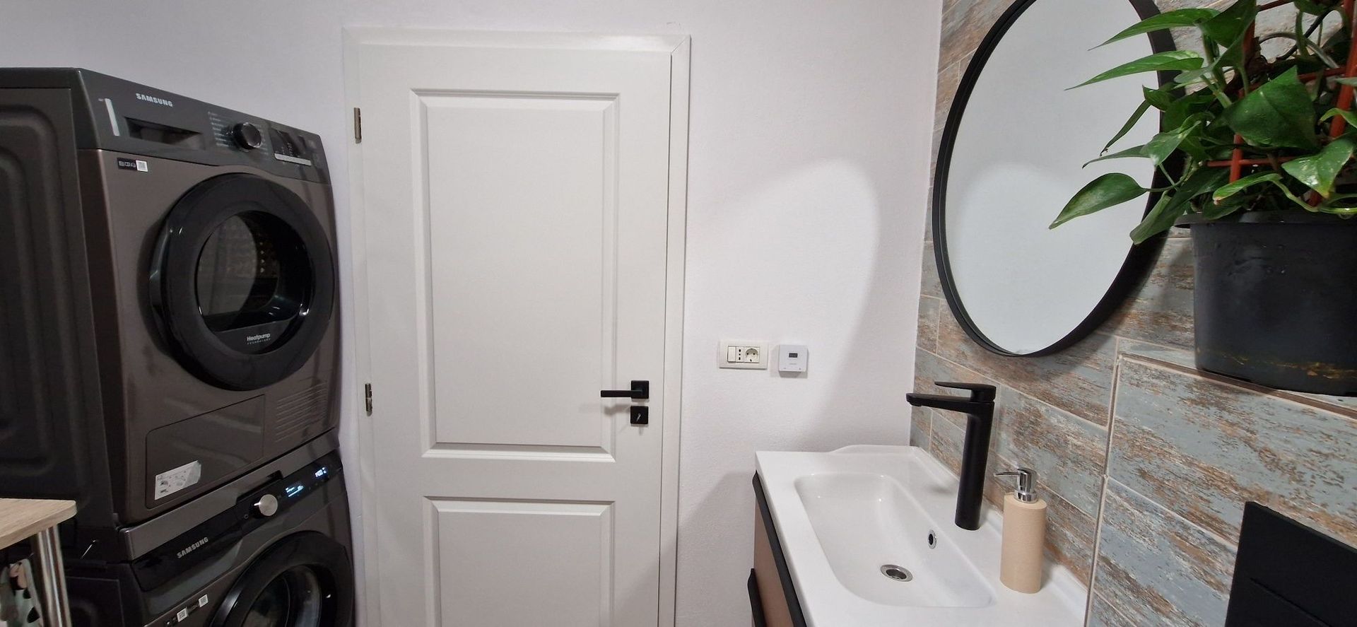 Piata-Maria | 2 Camere | Mobilat si Utilat | Renovat. - Poză 8