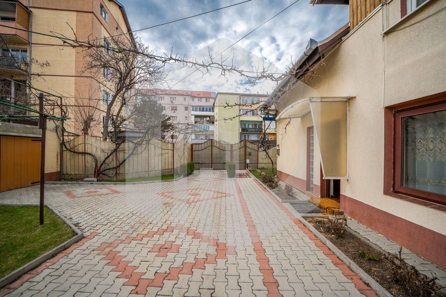 Casa individuala+ teren 609mp/ Terezian- Pretabilă clinică/gradiniță - Poză 3