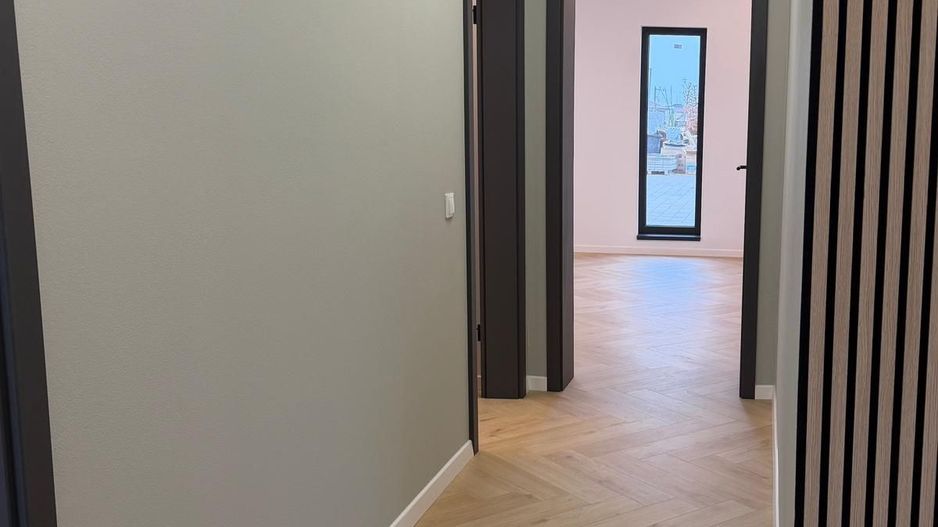 Apartament la Vila, 4 camere si gradina privata - Poză 8