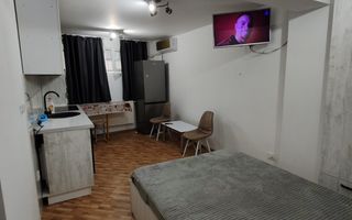 GARSONIERA 30MP, EROII REVOLUTIEI - Poză 6