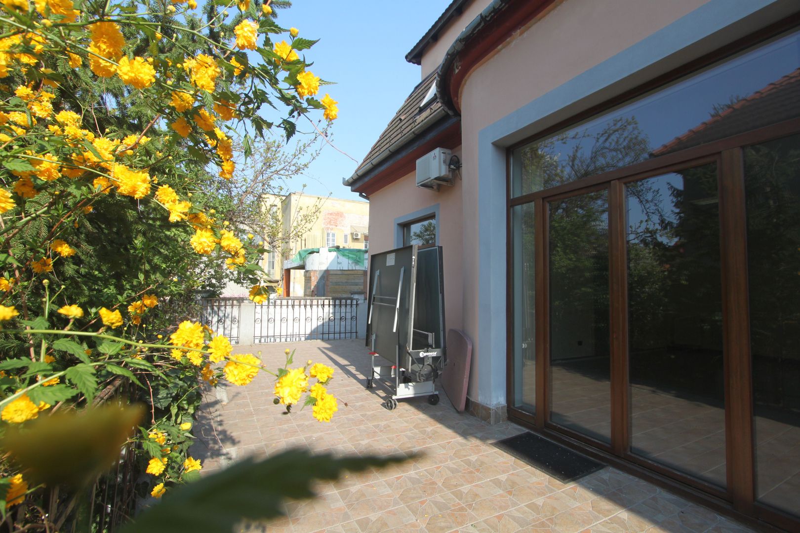 Birouri în vila - zona Balcescu - Poză 2