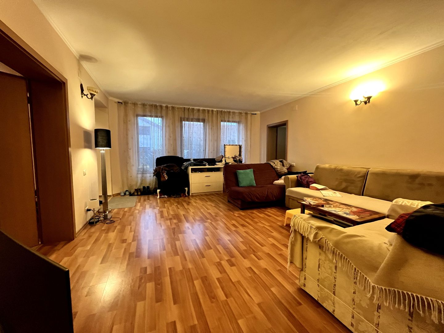 Casă spațioasă, confort ridicat, garaj și teren generos, zona Aradului - Poză 17