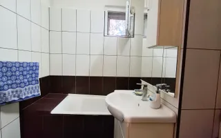 Apartament cu 3 camere, decomandat, zona Vest - Poză 12