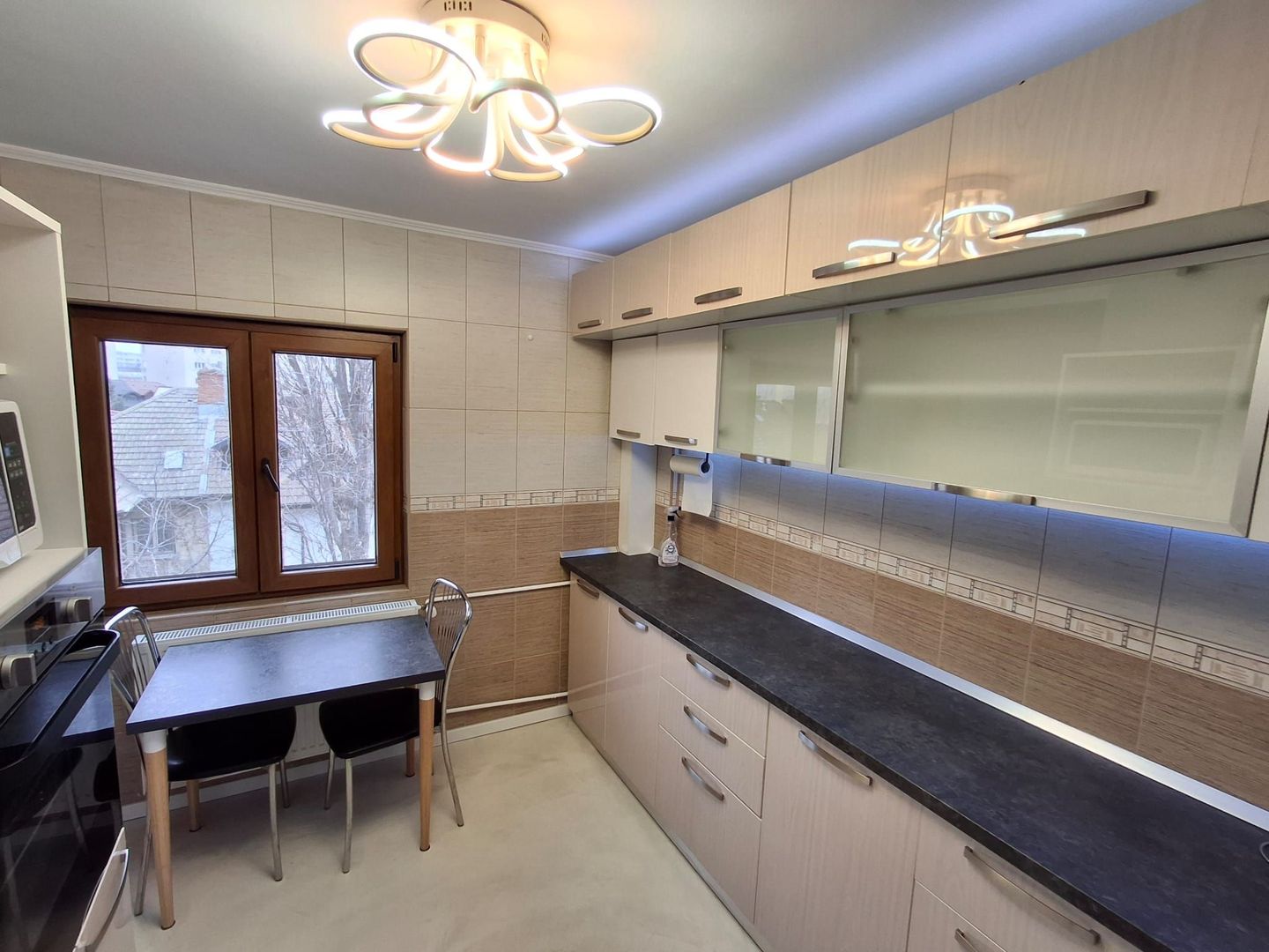 Apartament de inchiriat  2 camere Zona Decebal , Piata Muncii. - Poză 6