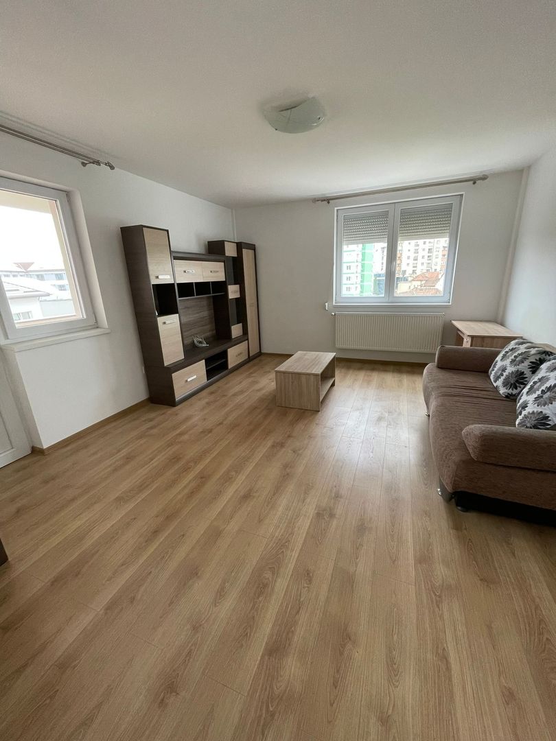 Apartament cu 1 camera de vanzare, zona Centru - Poză 1