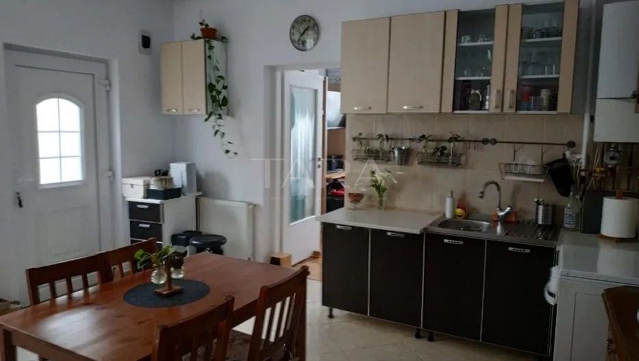 Casa cu 2 camere de vanzare in zona Gruia. - Poză 2