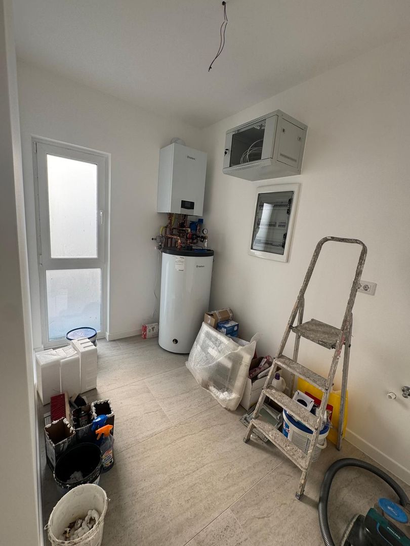 Duplex despărțit prin perete dublu/ Garaj - Poză 8