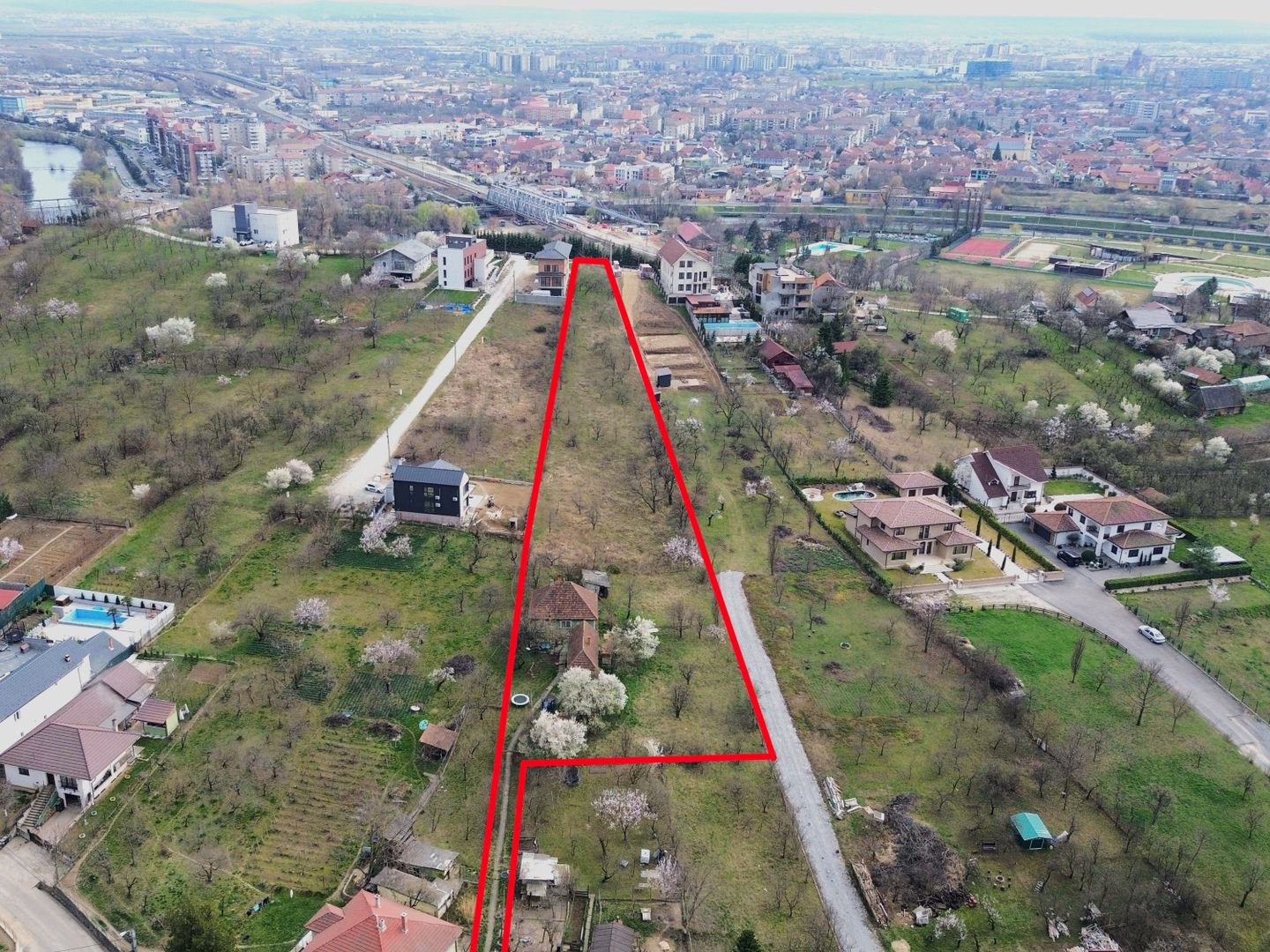 Teren Intravilan 4700 mp zona Piatra Craiului - Poză 2