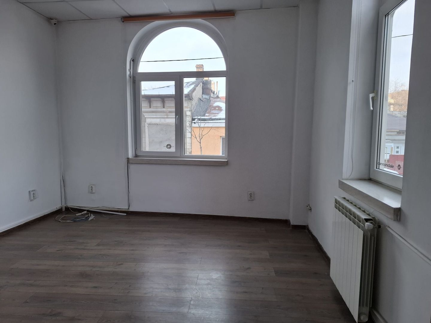 URGENT!, libera, rezidential/birou/comercial, 2 intrari, NEGOCIABIL - Poză 8