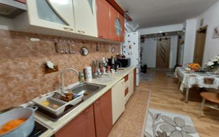 Apartament cu 3 camere de vânzare în zona Luxor - Poză 4