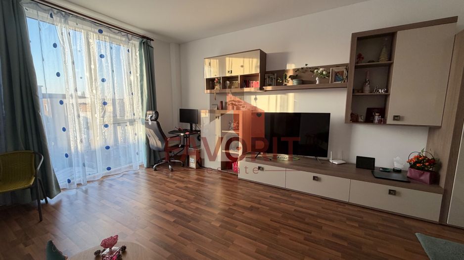 Mobilat si utilat. Zona Decathlon. Loc de parcare - Poză 1