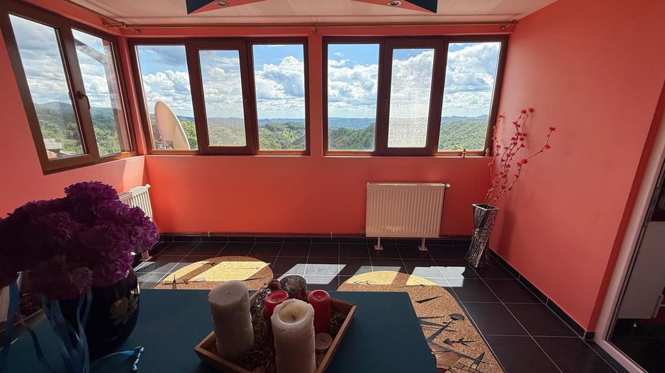 Vila S+P+1,+ garaj inchis + terasa si teren intravilan 6300 mp - Poză 24