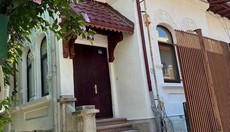 Vila 247 mp, in curs de renovare. Calea Dorobanti