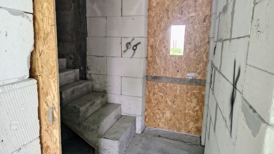 Casă la roșu,  – Oradea, str. Caișilor. 175 000 E . Comision 0 - Poză 12
