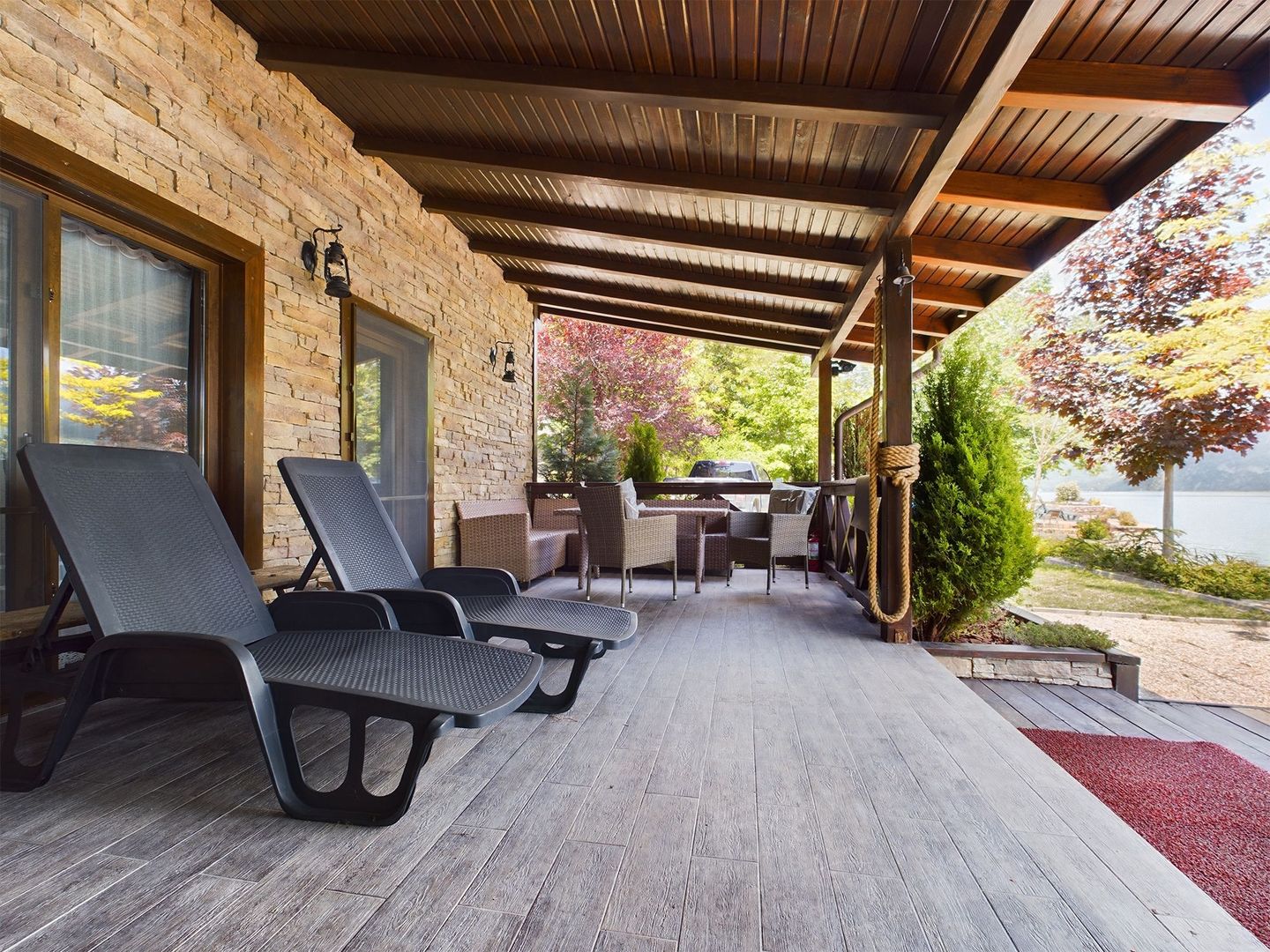 Pensiune de Lux pe Malul Dunării în Dubova - Poză 21