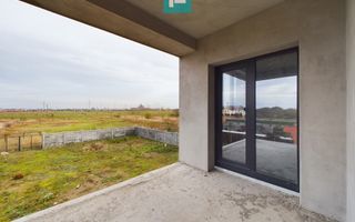 Vilă modernă pe 3 niveluri la gri în Poltura - Poză 20