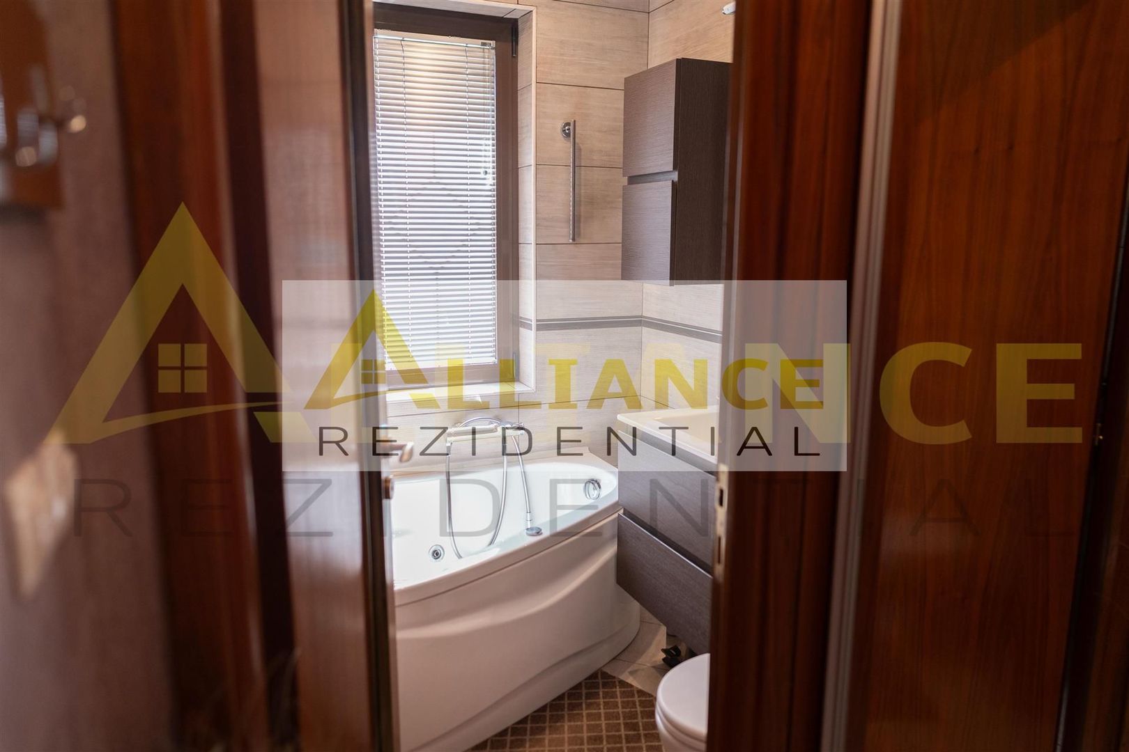 Vila 7 camere + Piscina - Soseaua Oltenitei - Poză 4