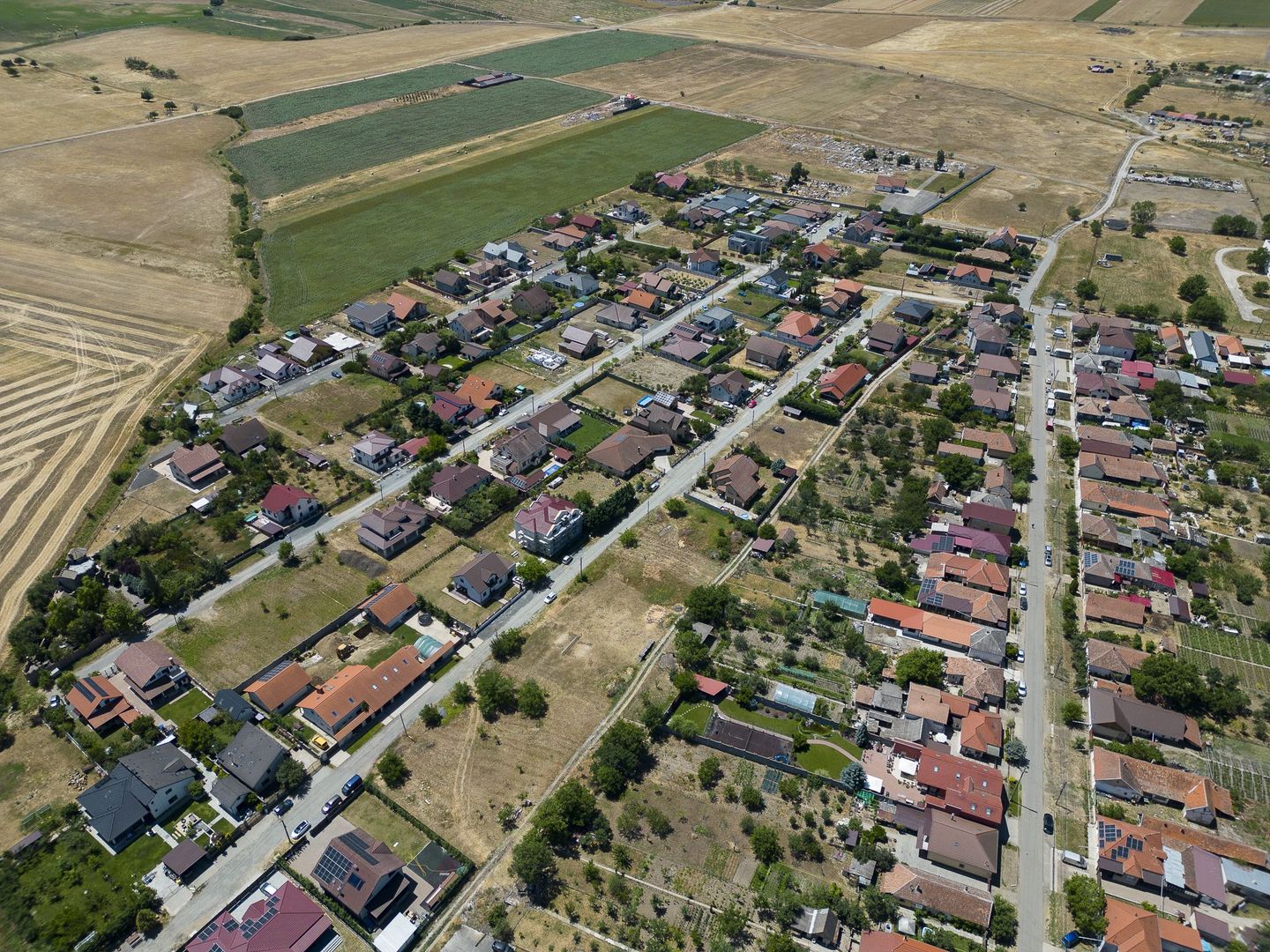 Loc de casă în Sânleani 420 mp - Poză 3