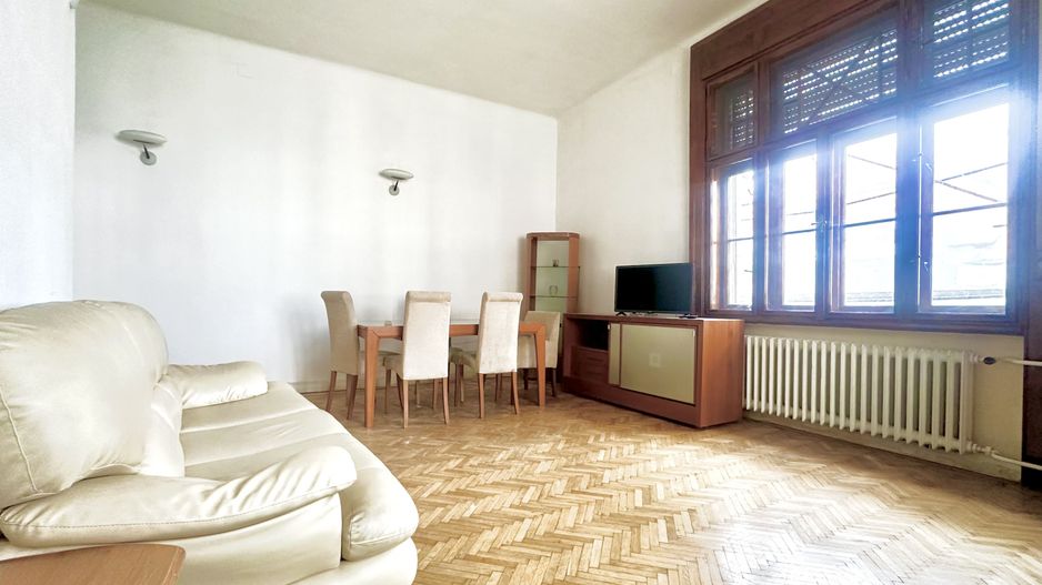 Apartament cu 3 camere de închiriat în Piața Victoriei - Poză 1
