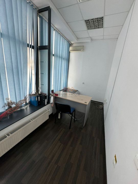 Spatiu comercial, ultracentral, compartimentat, 117m2, 19ml vitrina,CT - Poză 8