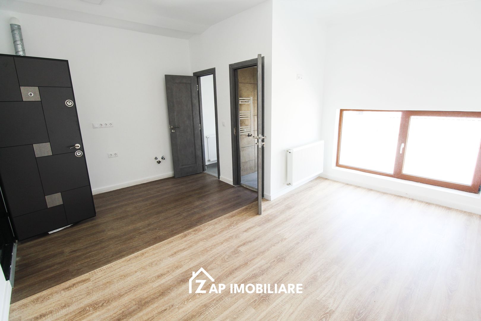 Cazare Muncitori - 5 apartamente cu baie proprie - Poză 1