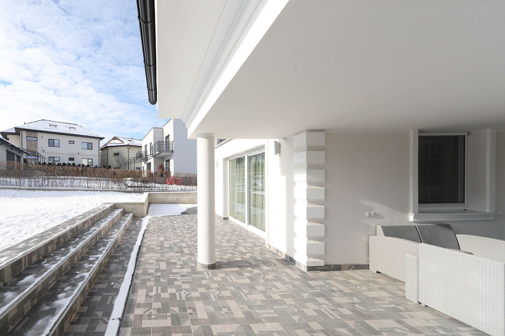 Casă ideală pentru familie în Brașov, Bunloc – spațioasă, luminoasă, priveliște - Poză 12