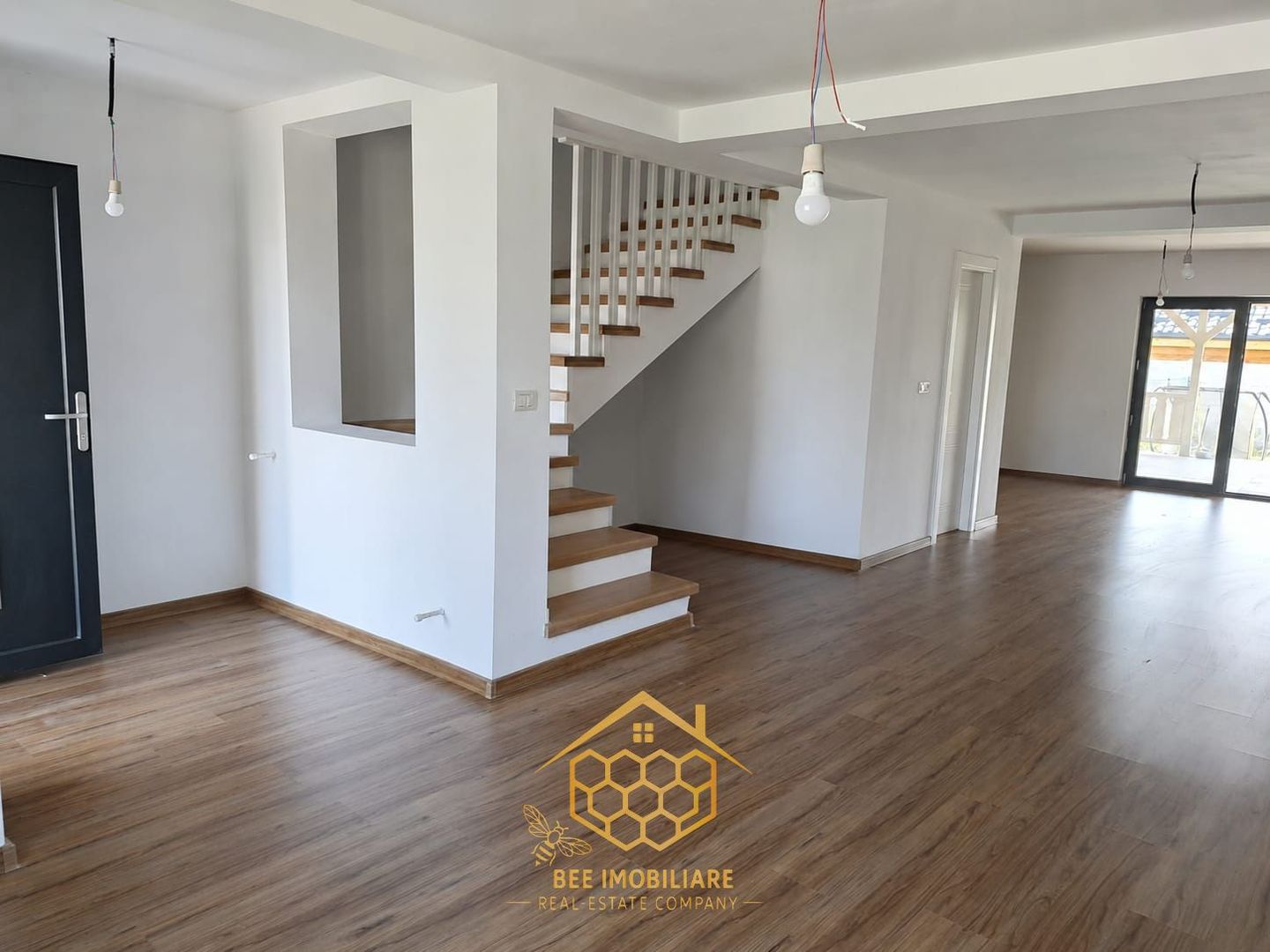 Casa P+1 + Pod in coltisorul tau de natura - Leamna de Jos - Poză 4