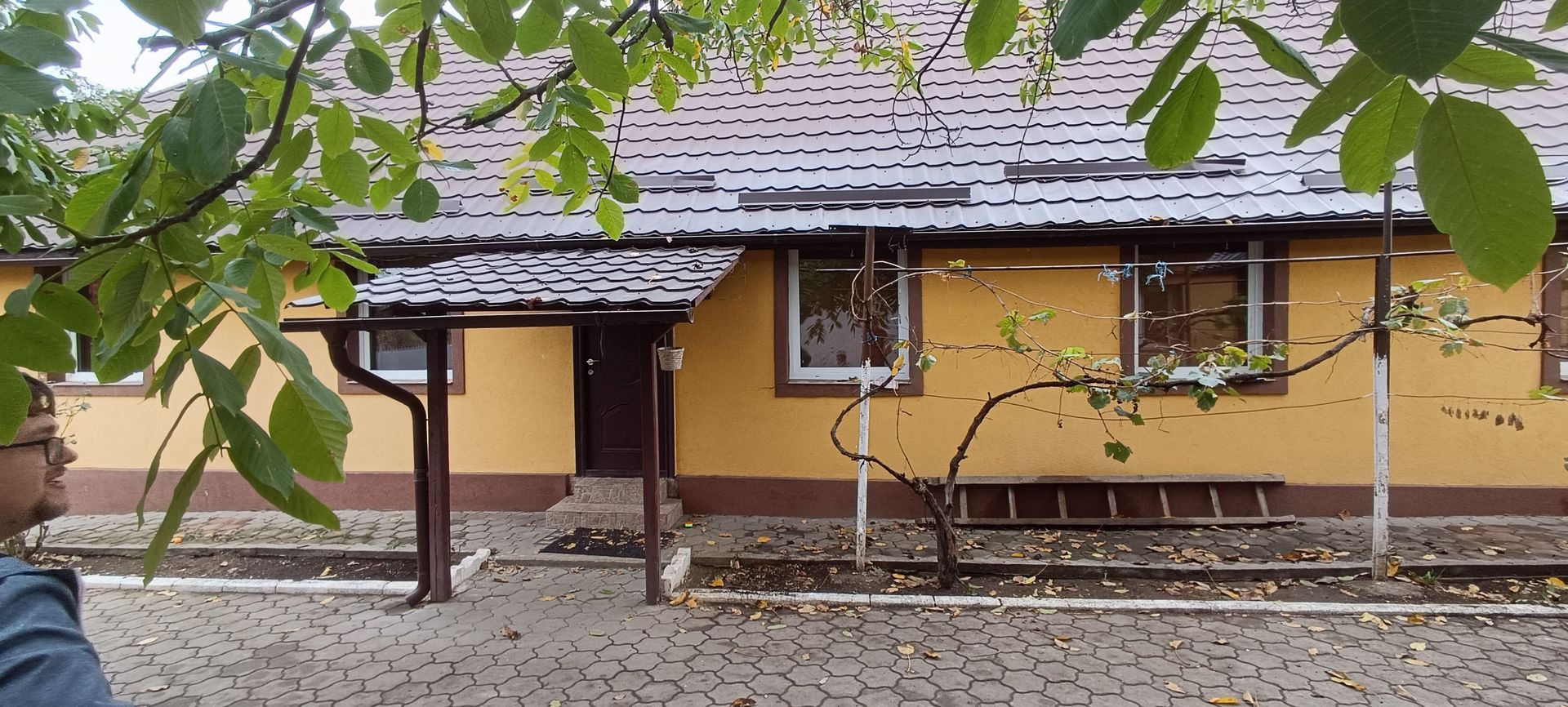 Casă spațioasă cu 4 camere , curte și teren generos în Mașloc - Poză 5