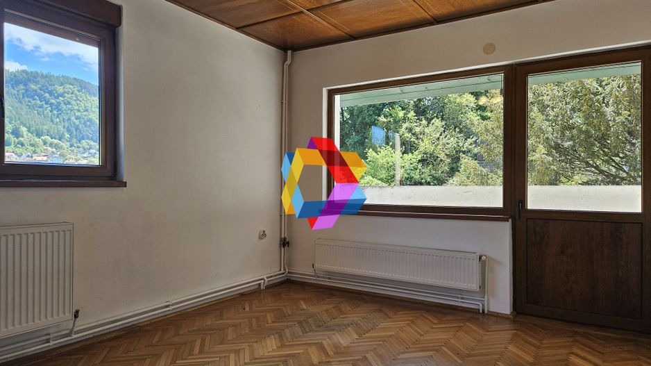 Casa deosebita 6 camere de vânzare, Central, Brașov,  210 mp, Plus-imo.ro - Poză 19