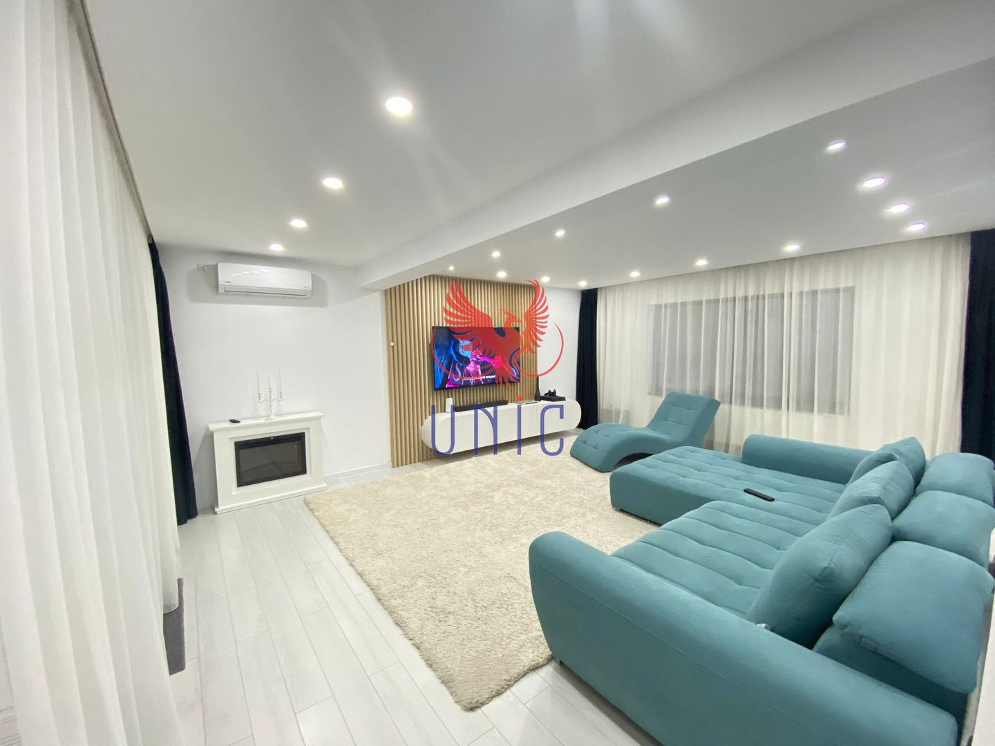 Vila Ultramoderna mobilata si utilata, Damila - Poză 1