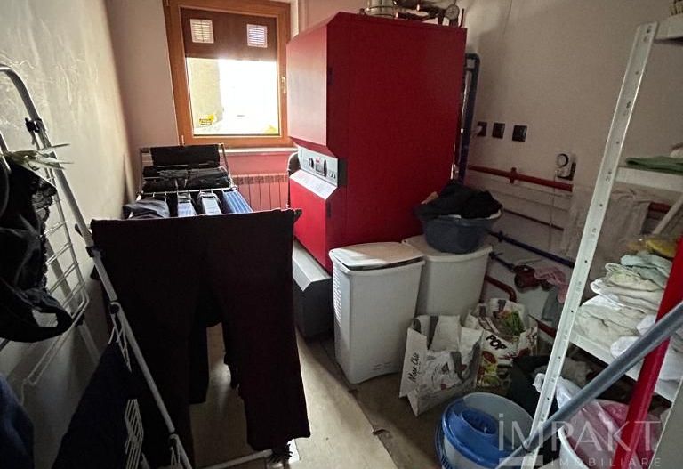 Vila individuala de lux de inchiriat, in cartier Gruia aproape de Cetatuie! - Poză 22