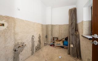 Casă din 2010 (3 dormitoare, două băi și garaj) - Poză 9