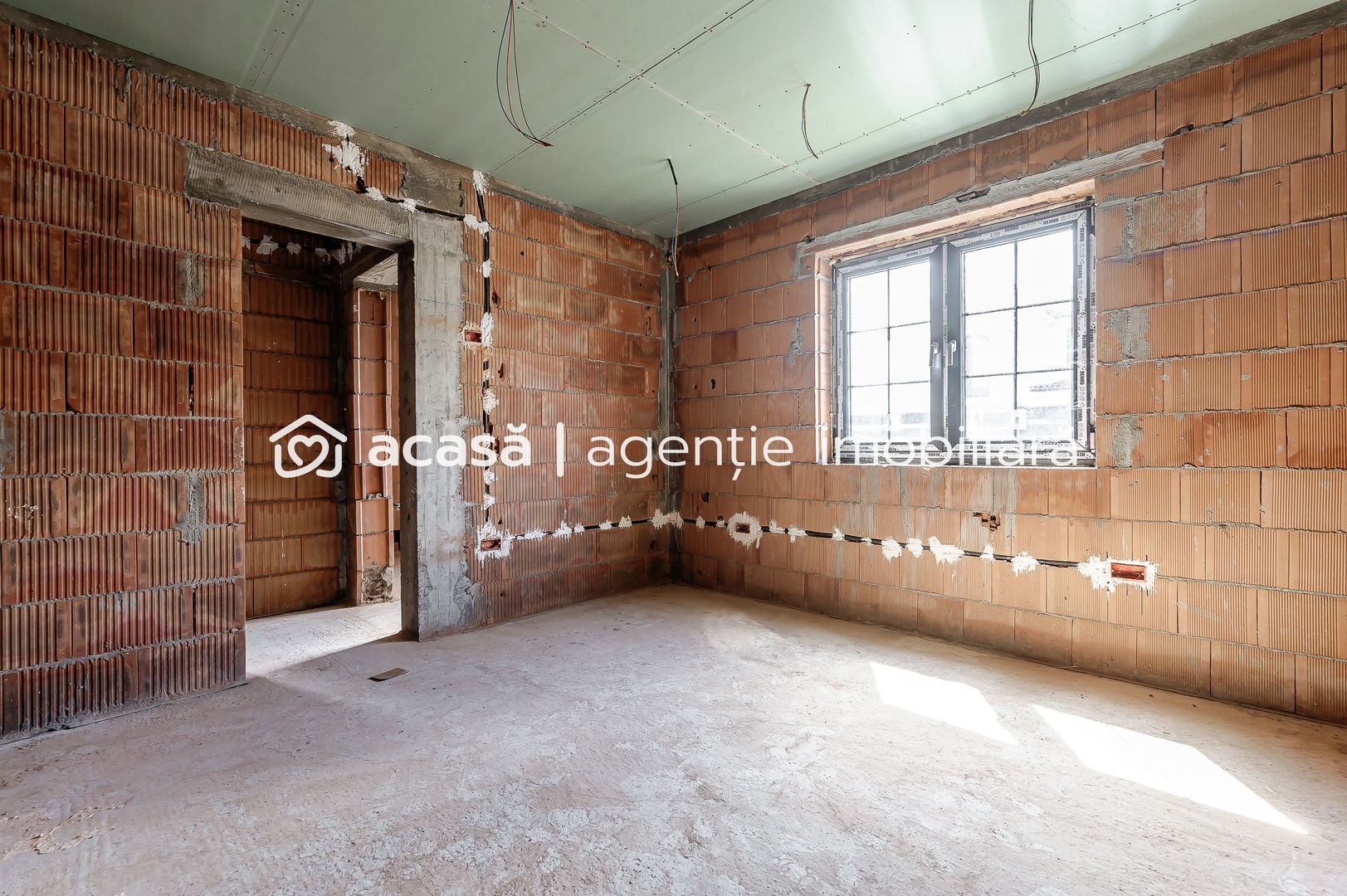 Casă nouă, parțial finalizată – Str. Constituției, Aradul Nou - Poză 5