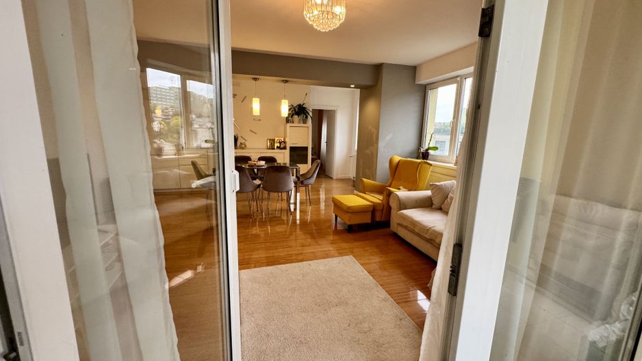 Apartament luminos cu 3 camere, complet mobilat, vedere panoramică spre Tâmpa - Poză 5