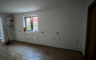 Corp de casa P+M 4 camere , ASTRA - Carpatilor -LIDL- ,curte comuna. - Poză 14