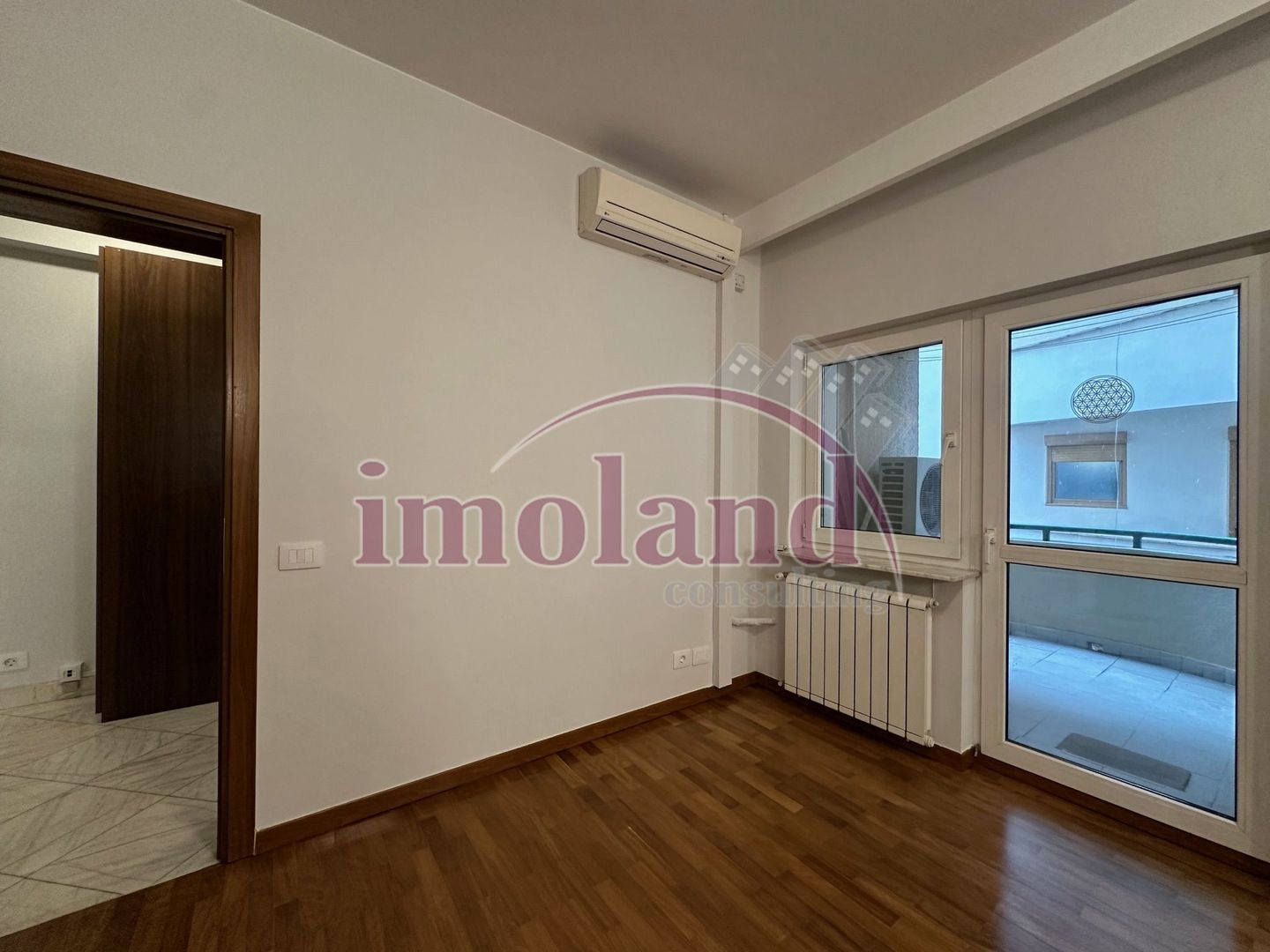 Inchiriere - Apartament Renovat Integral - Primaverii - Poză 12
