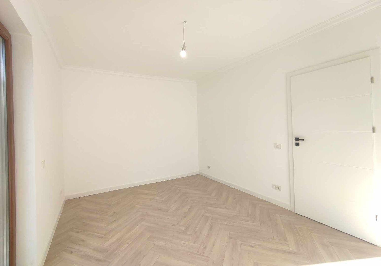 Vanzare apartament 3 camere cu gradina la 5 minute de metrou - Poză 11