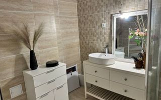 Modern, zona Cetatii, apartament cu 2 camere și balcon generos. - Poză 4