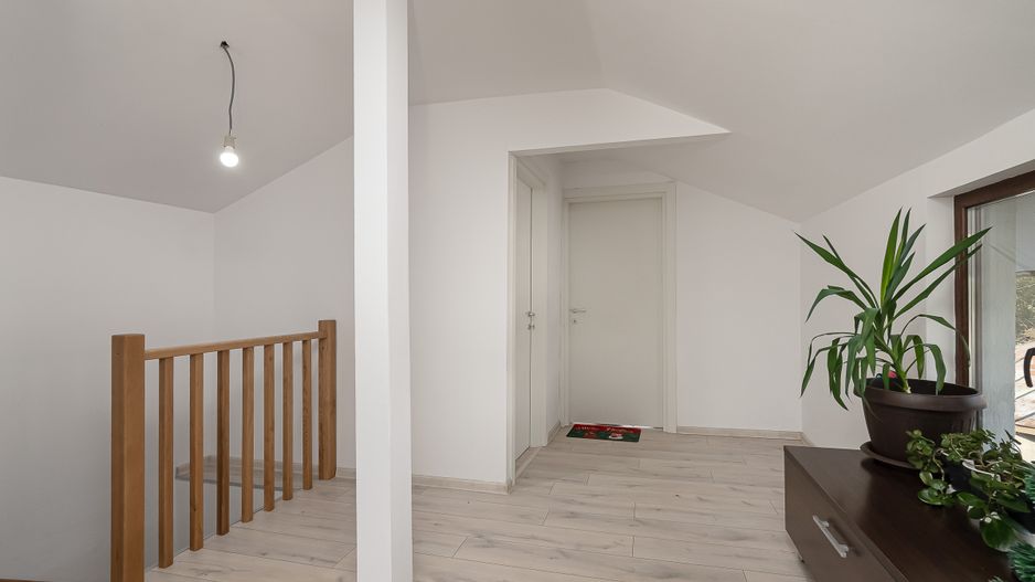 Casă modernă în Tâncăbești – 5 camere și natură la doi pasi - Poză 16