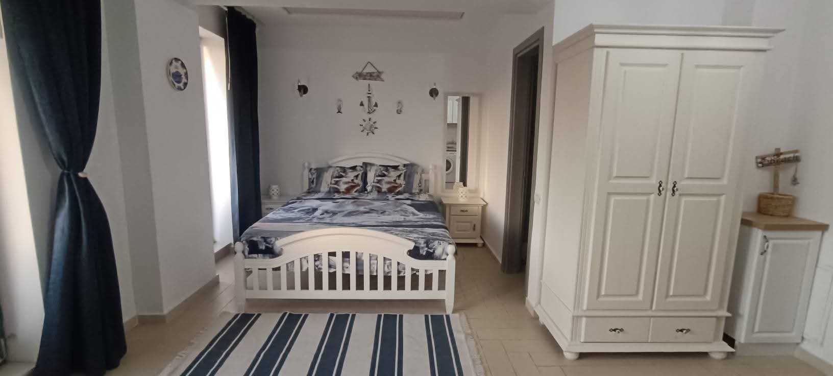 Garsonniera de vanzare in Mamaia Nord cu Piscina Exterioara si parcare - Poză 5