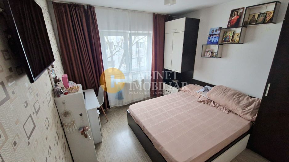 2 Camere Decomandat- Mobilat si Utilat- etaj intermediar- zona Dacia - Poză 3