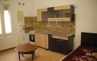 Vand 3 apartamente intr-o vila cu 1 etaj - Poză 8