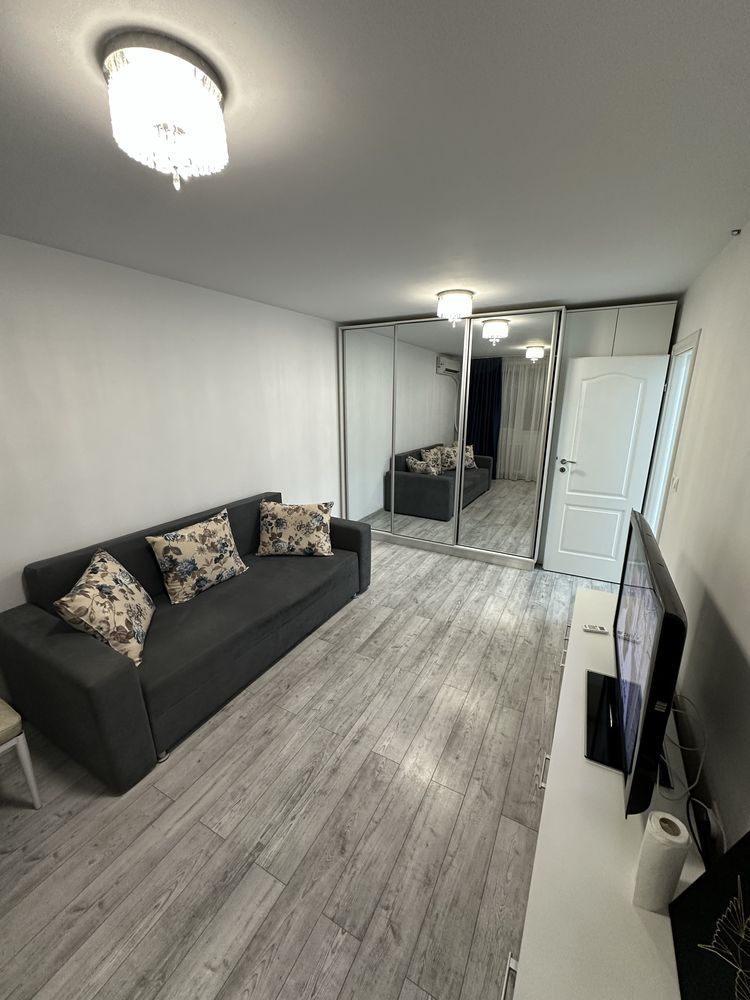 3 camere de inchiriat | decomandat | Metrou Râul Doamnei - Poză 2