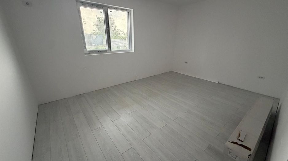 AP. 2 CAMERE- CURTE 40 MP, CENTRALA PROPRIE, PARCARE , COMISION 0% - Poză 2
