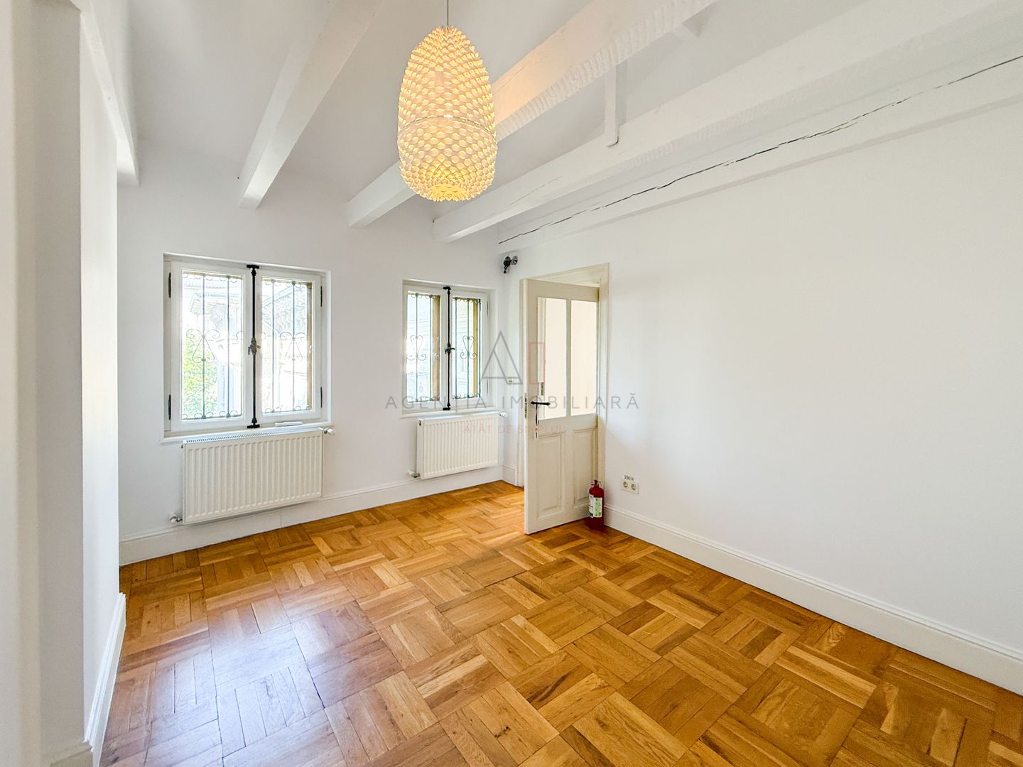 Vilă interbelică pentru birouri sau rezidență – Victoriei - Poză 3