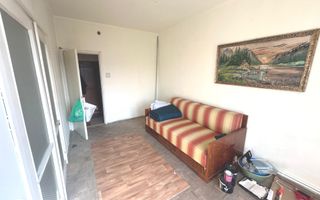 Apartament 2 camere decomandat Tractorul etaj 3 centrală termică nouă - Poză 3